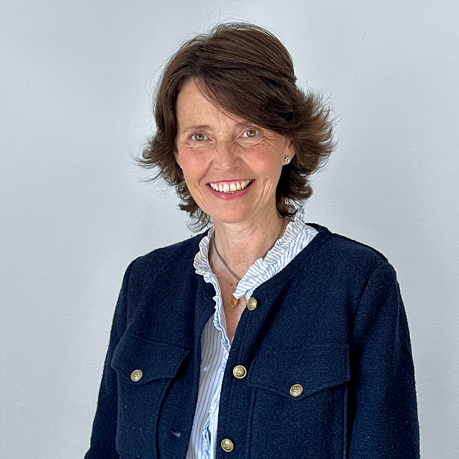 Mª Pilar Casanova - Directora Área de Liderazgo